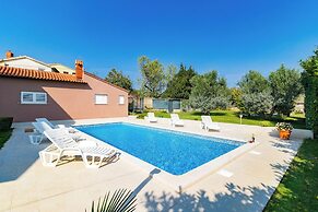 Holiday House Damir - Apartment 1