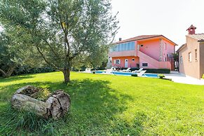 Holiday House Damir - Apartment 1