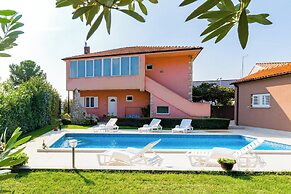 Holiday House Damir - Apartment 1