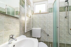 Holiday House Damir - Apartment 1