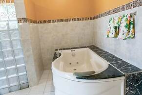 Yanceylargo Estate - Newly Renovated 7br Beautiful Two-story Estate Vi