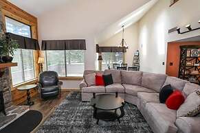 Seven Springs 2 BR Premium Condo, Walk to Slopes by RedAwning - Save 1