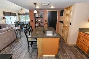 Seven Springs 2 BR Premium Condo, Walk to Slopes by RedAwning - Save 1