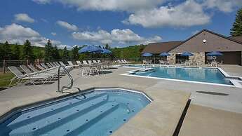 Seven Springs 2 BR Premium Condo, Walk to Slopes by RedAwning - Save 1