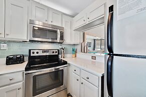 Relaxing 2bd/2ba w/ Partial View & Pool