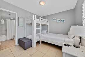 Relaxing 2bd/2ba w/ Partial View & Pool