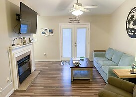 2br/2ba Full Condo w/ Pool & Gym, Sleeps 6