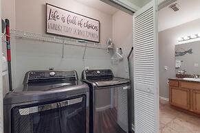 2br/2ba Full Condo w/ Pool & Gym, Sleeps 6