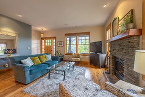 Neighborhood Nest 2 Bedroom Home by RedAwning