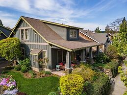 Neighborhood Nest 2 Bedroom Home by RedAwning