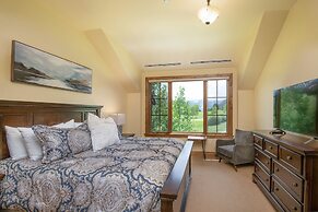 Beaver Creek Landing B402 3 Bedroom Condo by RedAwning