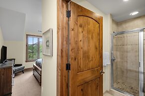 Beaver Creek Landing B402 3 Bedroom Condo by RedAwning