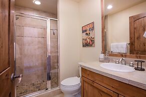 Beaver Creek Landing B402 3 Bedroom Condo by RedAwning