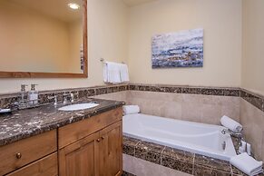 Beaver Creek Landing B402 3 Bedroom Condo by RedAwning