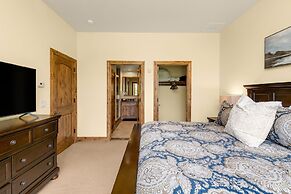 Beaver Creek Landing B402 3 Bedroom Condo by RedAwning