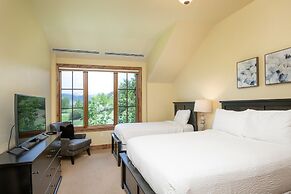 Beaver Creek Landing B402 3 Bedroom Condo by RedAwning