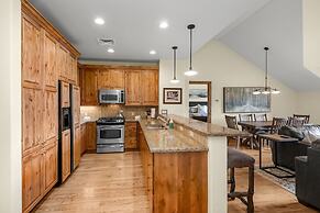 Beaver Creek Landing B402 3 Bedroom Condo by RedAwning