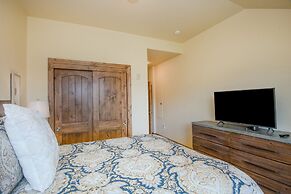 Beaver Creek Landing B402 3 Bedroom Condo by RedAwning