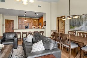 Beaver Creek Landing B402 3 Bedroom Condo by RedAwning