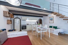 Monalda Loft 2-hosted by Sweetstay