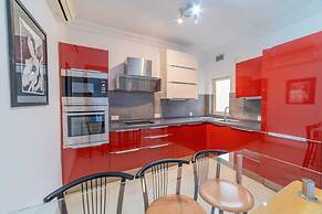 Amazing Views of Spinola Bay in Heart of St.julians