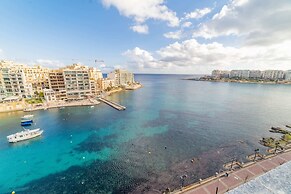 Amazing Views of Spinola Bay in Heart of St.julians