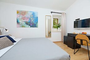 Boutique Garden Rooms