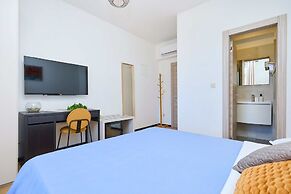 Boutique Garden Rooms