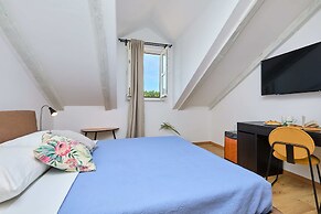 Boutique Garden Rooms