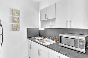 Garden Suite 9-hosted by Sweetstay