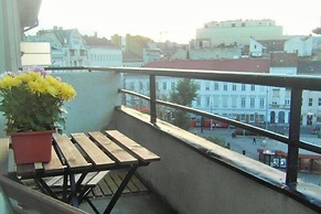 Spacious 1 Bed Basilica Apartment - With Balcony
