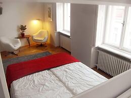 Spacious 1 Bed Basilica Apartment - With Balcony