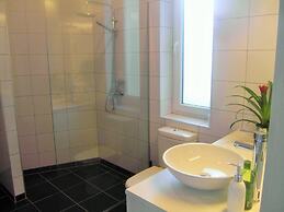 Spacious 1 Bed Basilica Apartment - With Balcony