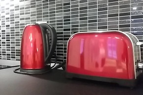 Spacious 1 Bed Basilica Apartment - With Balcony