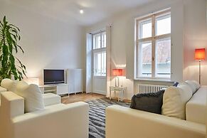 Spacious 1 Bed Basilica Apartment - With Balcony