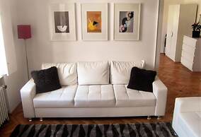 Spacious 1 Bed Basilica Apartment - With Balcony