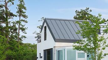 Jeju Moridarakbang Pension