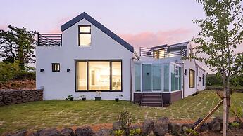 Jeju Moridarakbang Pension