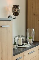 Apartment Kotsisa + Parking by Renters