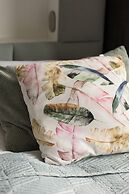 Apartment Kotsisa + Parking by Renters