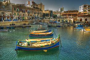 Superb Views of Spinola Bay in Heart of St.julians