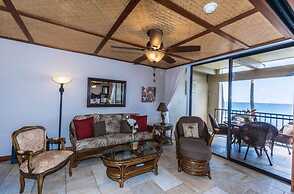 Kona Bali Kai 214 Oceanfront 2 Bedroom Condo by RedAwning