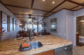 Kona Bali Kai 214 Oceanfront 2 Bedroom Condo by RedAwning