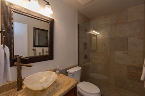 Kona Bali Kai 214 Oceanfront 2 Bedroom Condo by RedAwning