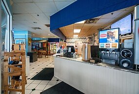 Pelican312 2 Bedroom Condo by RedAwning