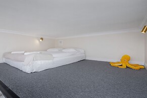 Krakow Old Town Apartment by Renters