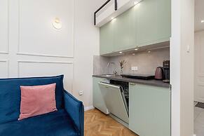 Krakow Old Town Apartment by Renters