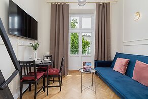 Krakow Old Town Apartment by Renters