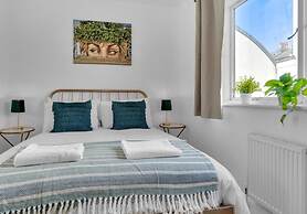 Golden Sunset House Free Parking By My Getaways