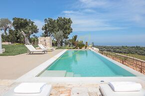 TD Tenuta Donna Madia Sea View Pool Over Vineyard